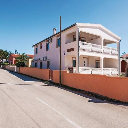 Apartments Hak Vir Exterior photo