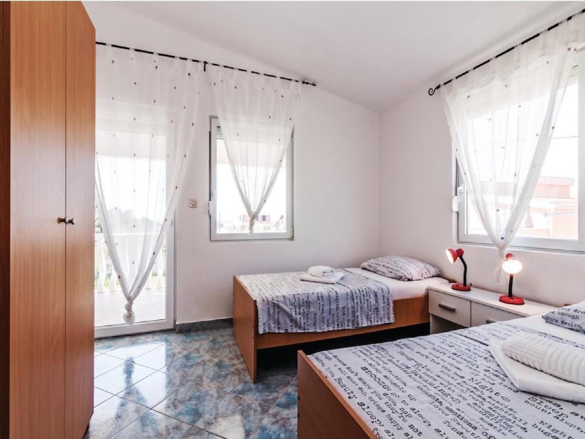Apartments Hak Vir Exterior photo