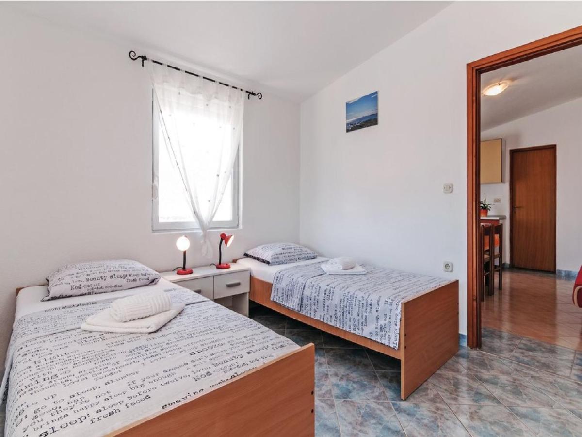 Apartments Hak Vir Exterior photo
