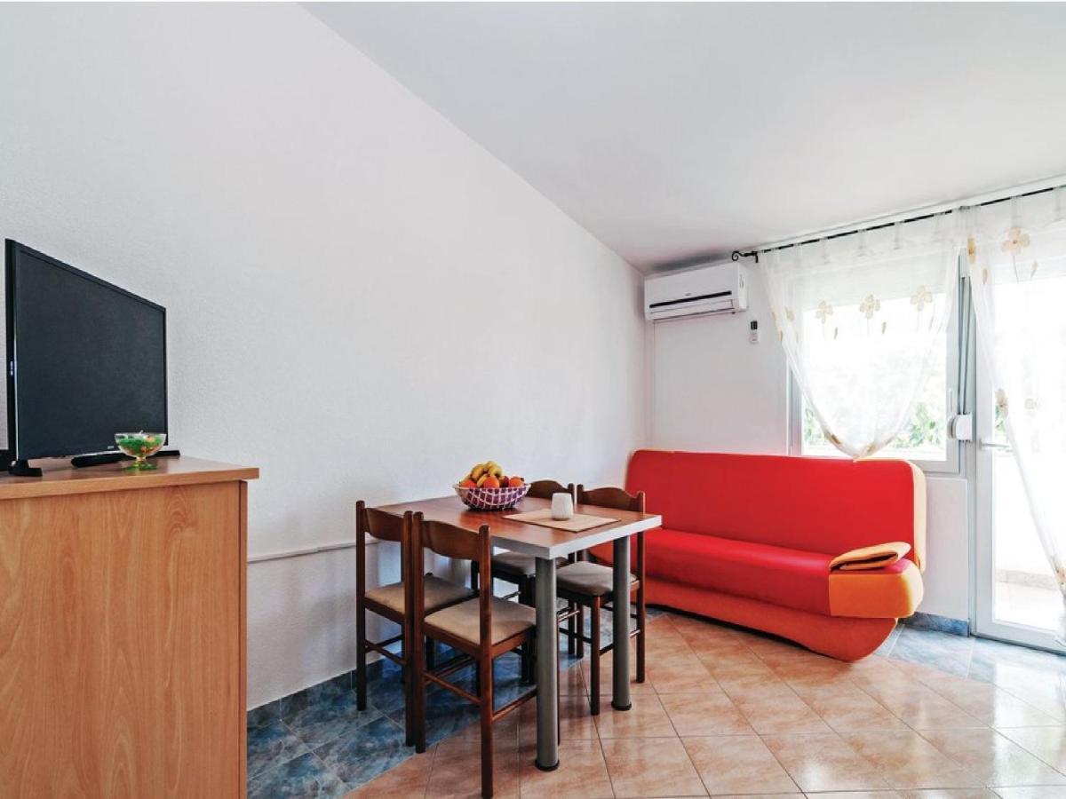 Apartments Hak Vir Exterior photo