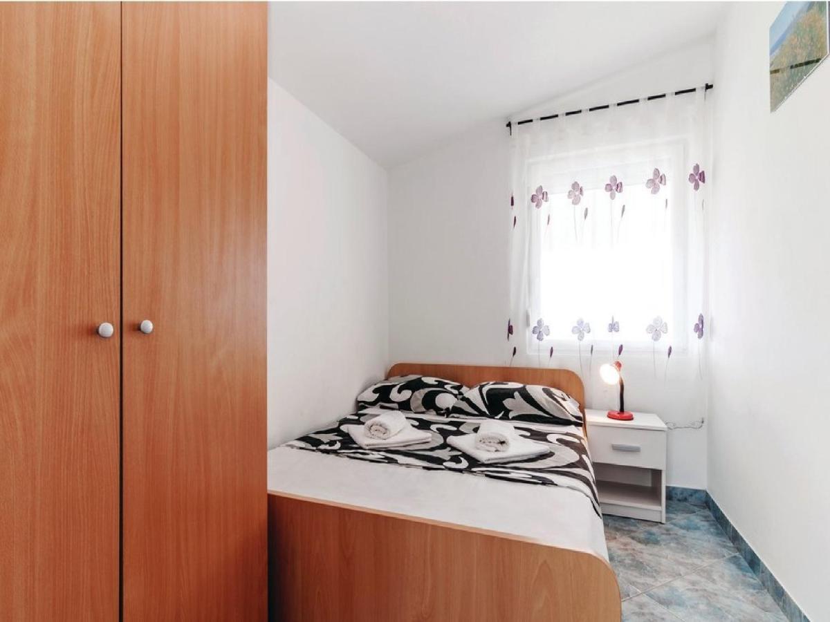 Apartments Hak Vir Exterior photo